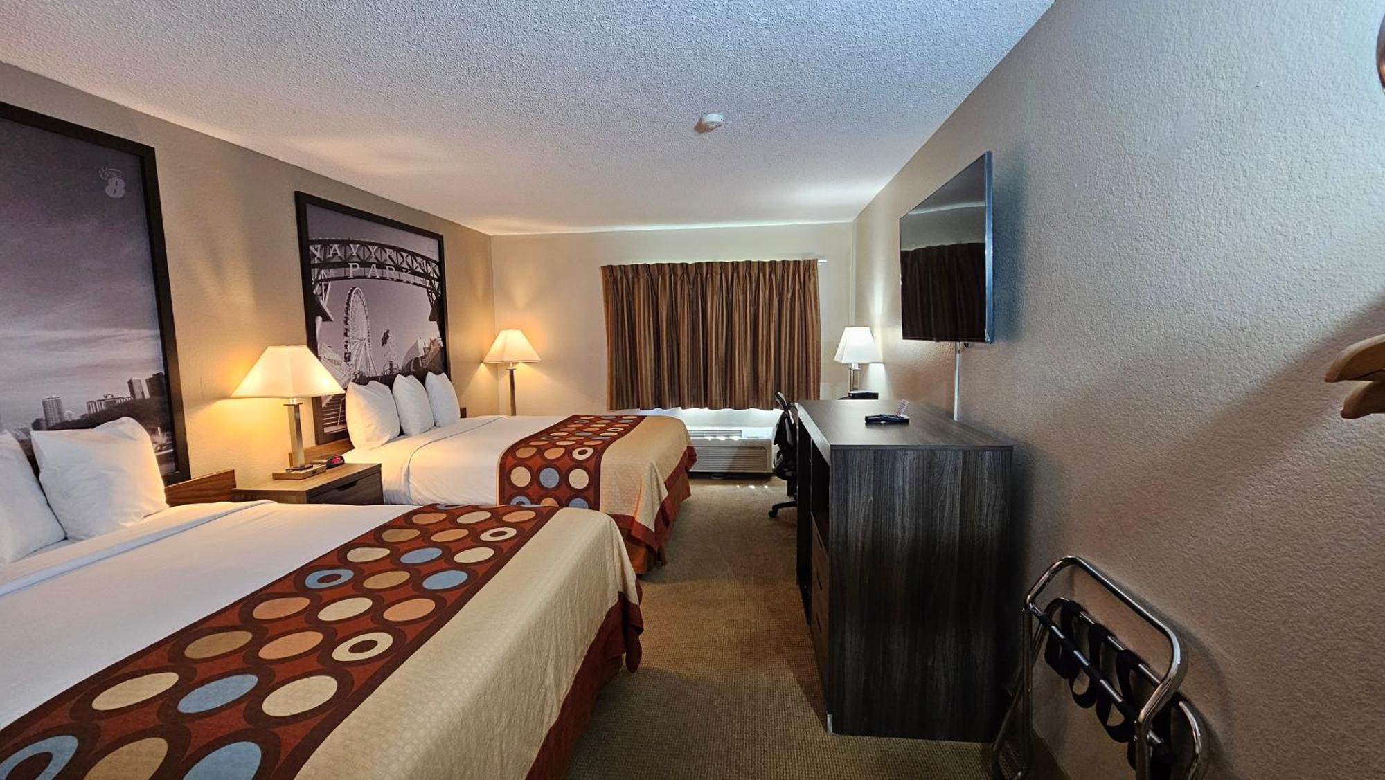 Super 8 By Wyndham Elgin Hotel Bagian luar foto